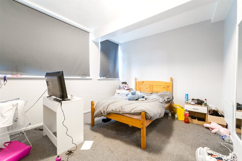 Flat A, 113-115 Holloway House, Holloway Head - Image 13