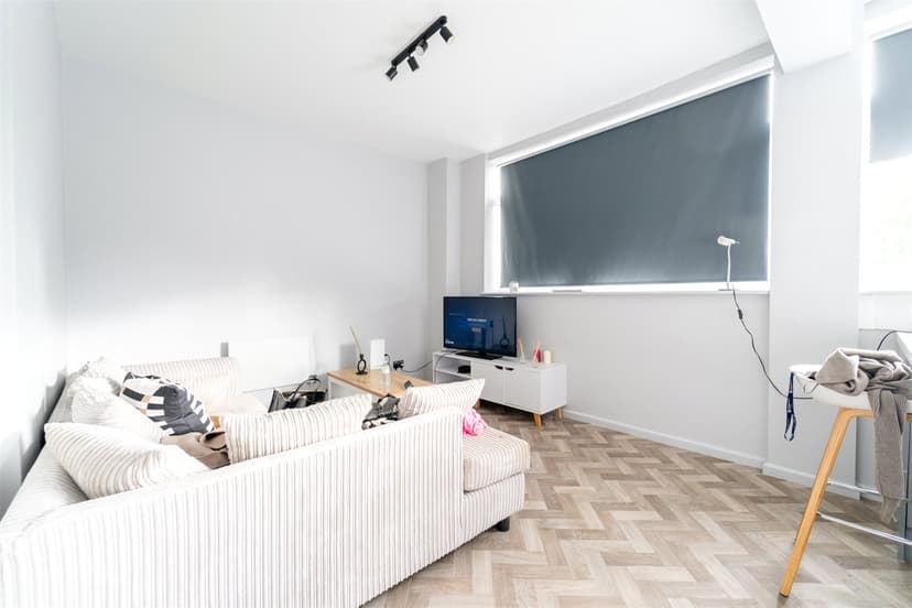 Flat A, 113-115 Holloway House, Holloway Head - Image 11