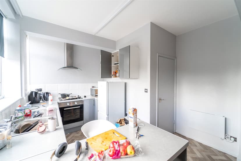 Flat A, 113-115 Holloway House, Holloway Head - Image 9