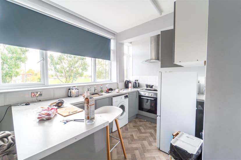 Flat A, 113-115 Holloway House, Holloway Head - Image 8