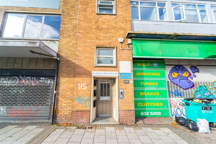 Flat A, 113-115 Holloway House, Holloway Head - Image 6