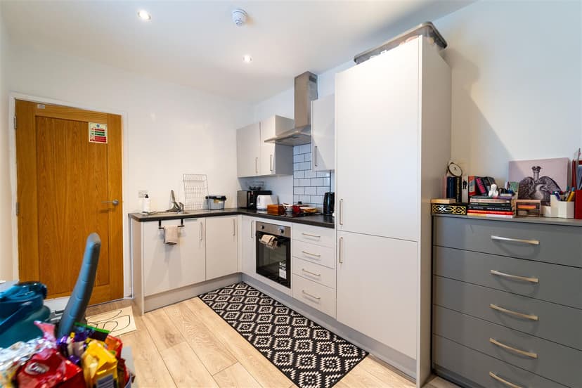 Flat 1, Oak Tree Lane - Image 7