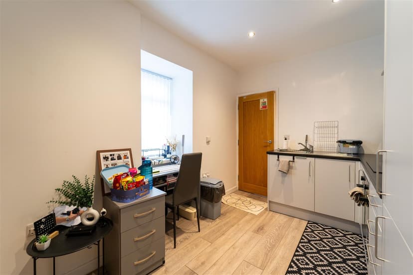 Flat 1, Oak Tree Lane - Image 6