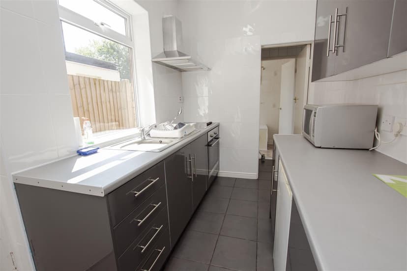 264, Dawlish Road - Image 6