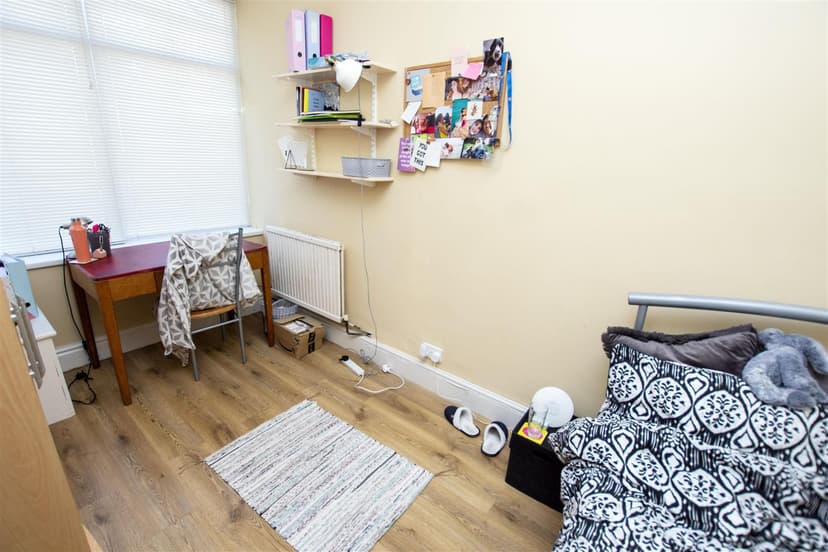 264, Dawlish Road - Image 2