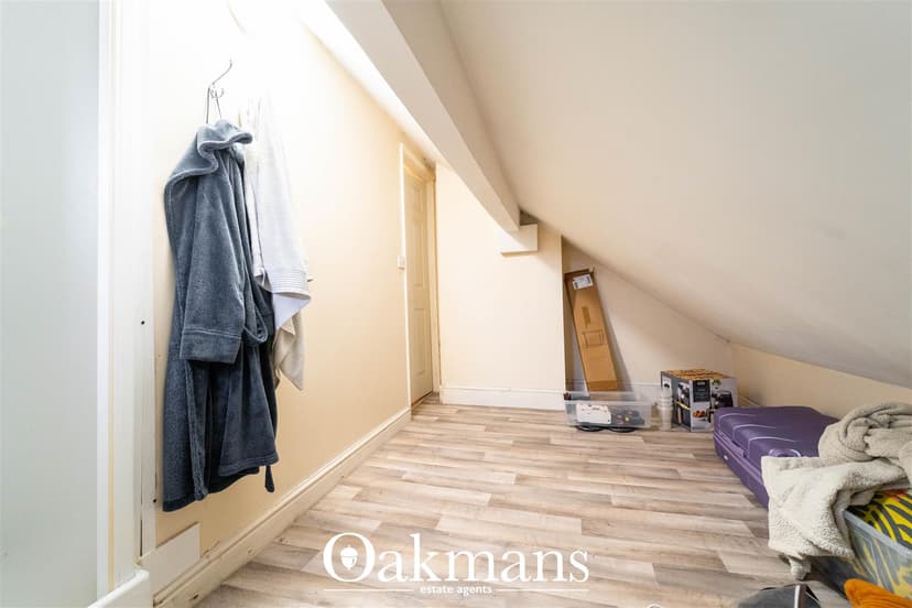 16, Katie Road - Image 8