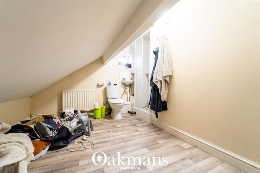 16, Katie Road - Image 7