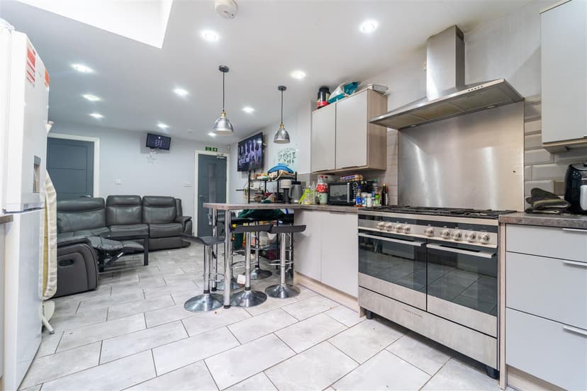 3, Dawlish Road - Image 13