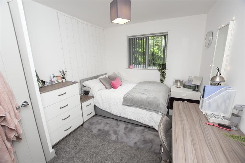 70, Heeley Road - Image 4