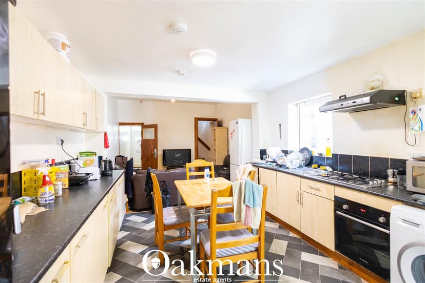 20, Harrow Road - Image 10