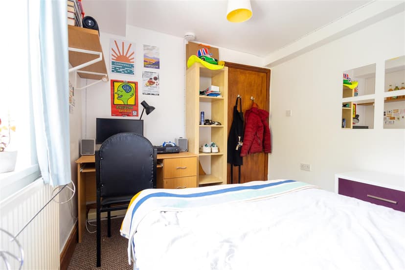 20, Harrow Road - Image 5