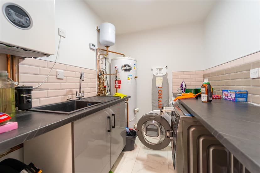 131, Dawlish Road - Image 4