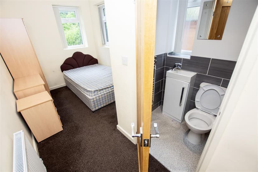 253, Heeley Road - Image 6