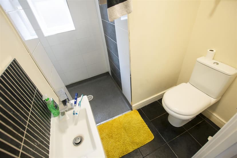 336, Tiverton Road - Image 4