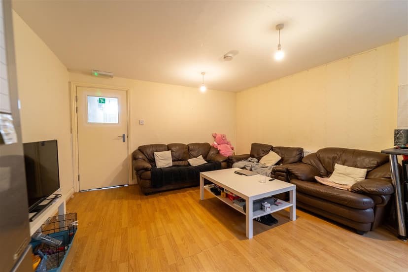 92, Alton Road - Image 24