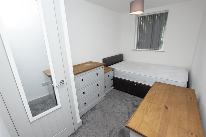 113, Teignmouth Road - Image 3
