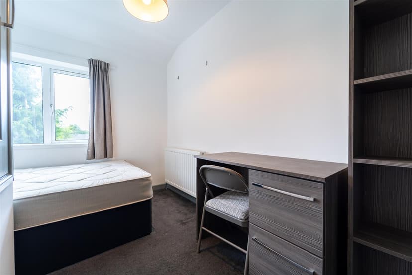 2, Rodbourne Road - Image 14