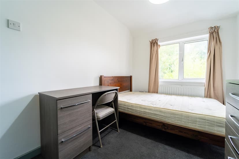 2, Rodbourne Road - Image 11