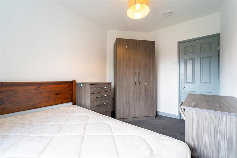 2, Rodbourne Road - Image 8