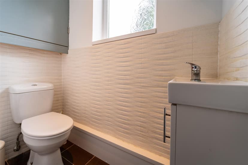 2, Rodbourne Road - Image 4