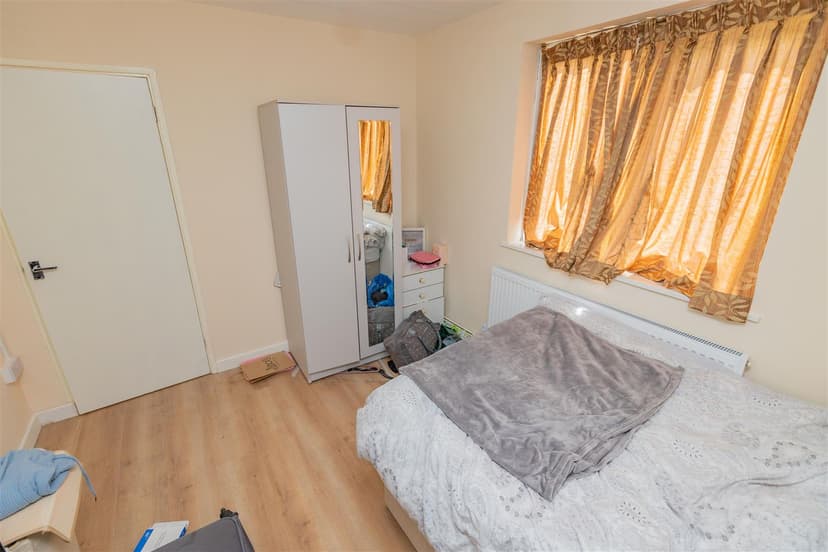 33, Bullace Croft - Image 4