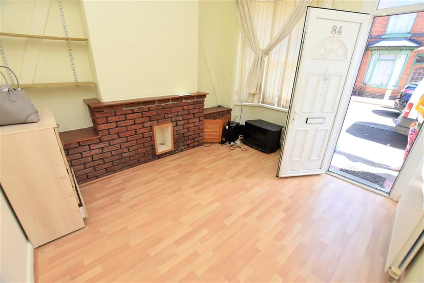 84, Gleave Road - Image 6