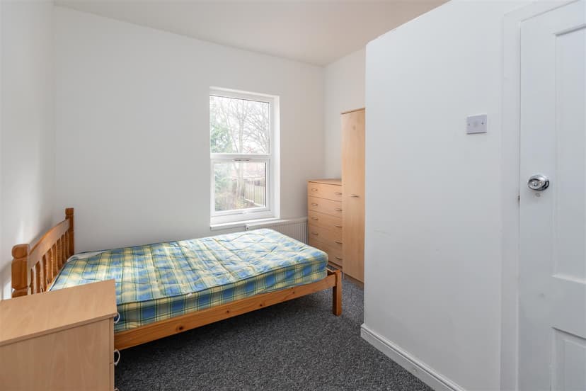 82, Dale Road - Image 3