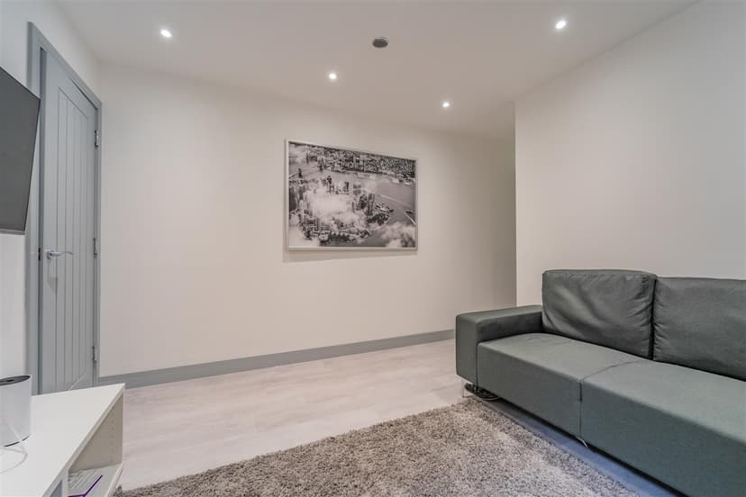 26, North Road - Image 16