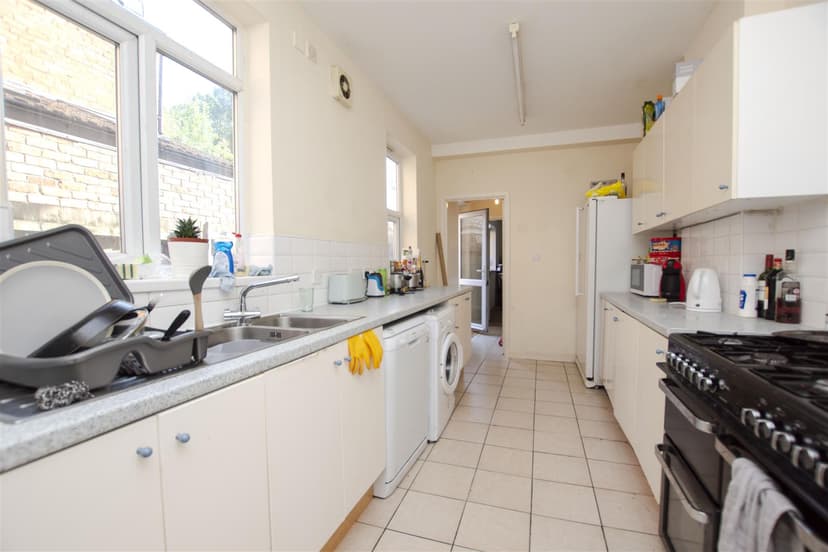 189, Tiverton Road - Image 11