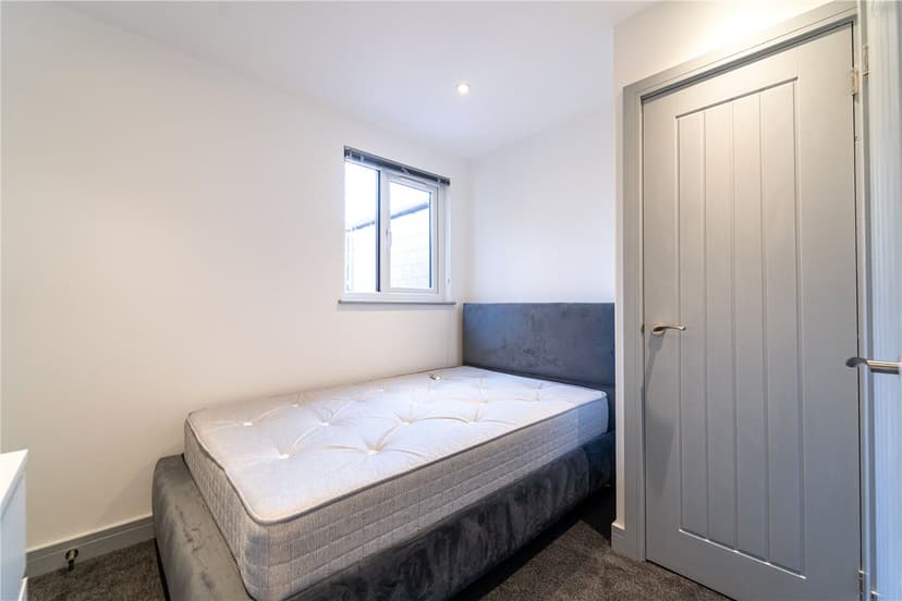 239, Dawlish Road - Image 11