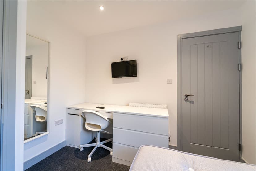 239, Dawlish Road - Image 10