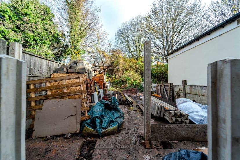239, Dawlish Road - Image 2