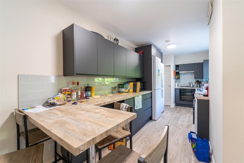 6a, Coronation Road - Image 16