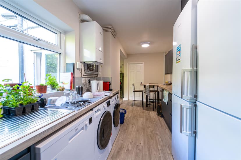 6a, Coronation Road - Image 14