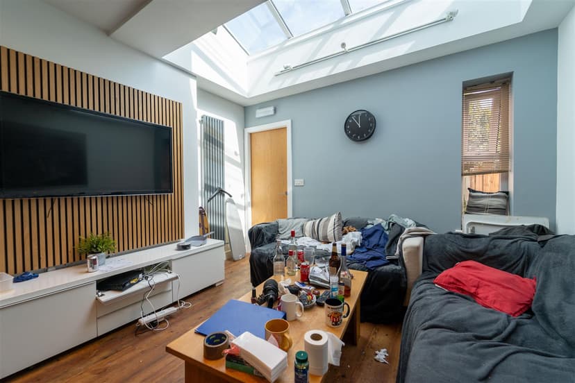 235, Hubert Road - Image 23