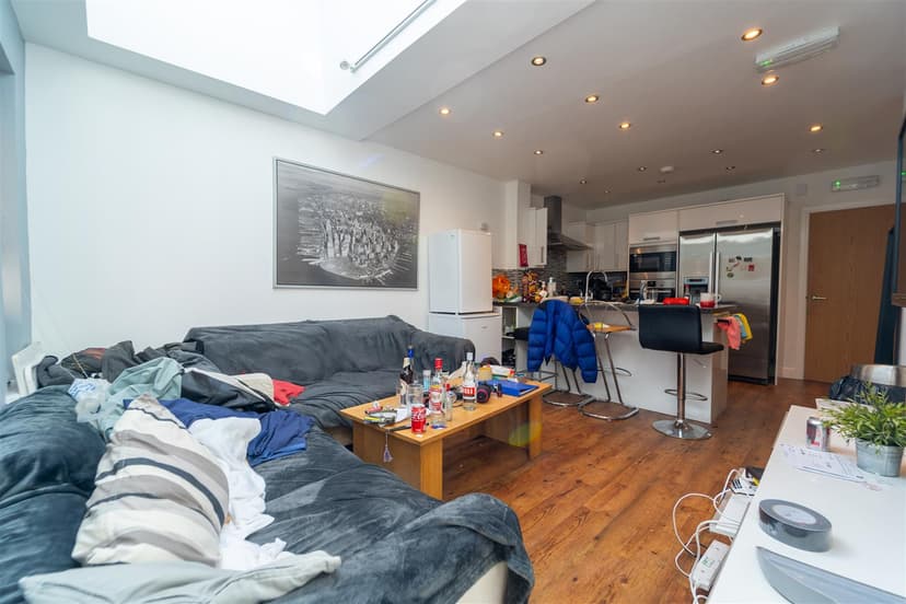 235, Hubert Road - Image 22