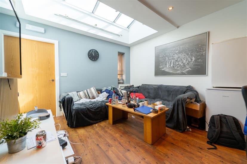 235, Hubert Road - Image 21