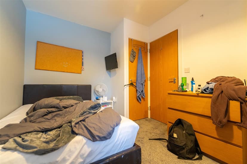 235, Hubert Road - Image 13