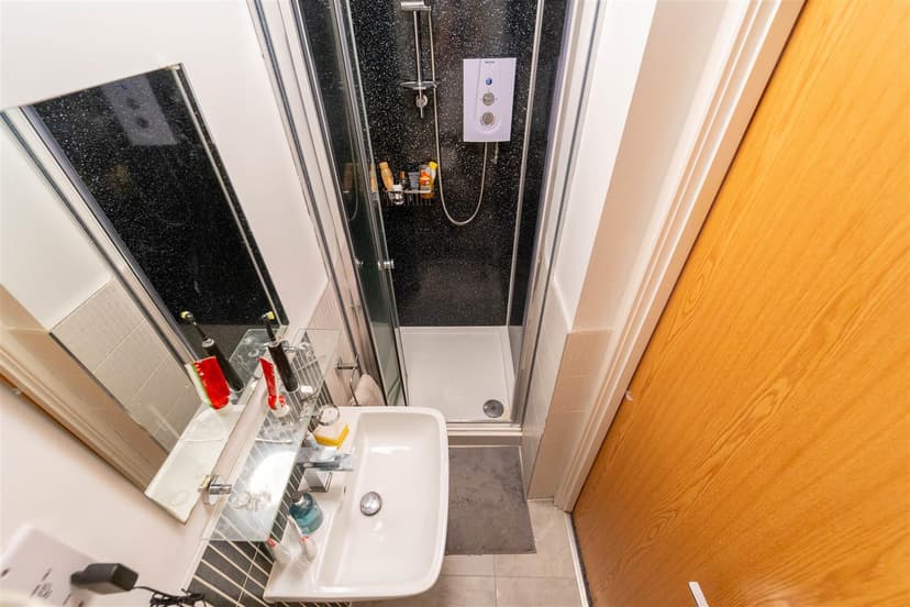 235, Hubert Road - Image 6