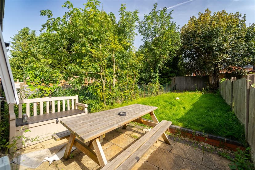 235, Hubert Road - Image 5