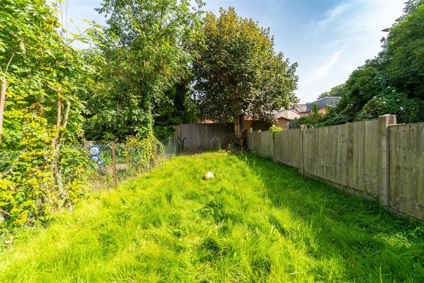 235, Hubert Road - Image 1