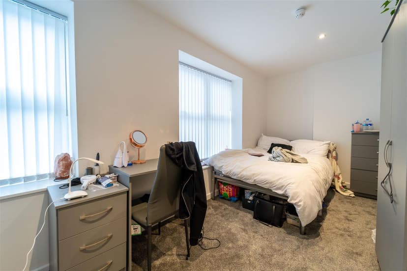 Flat 2, Oak Tree Lane - Image 4