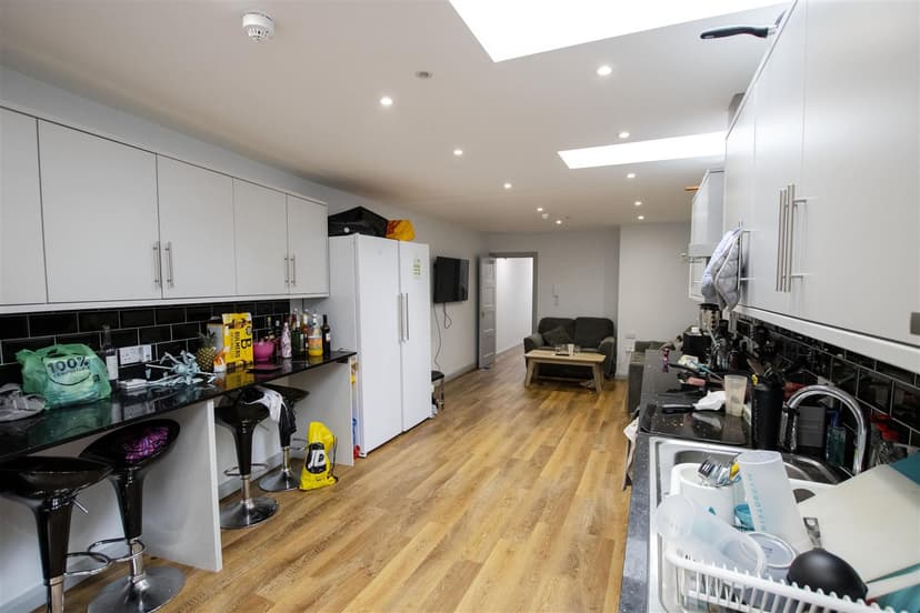 88, Hubert Road - Image 12