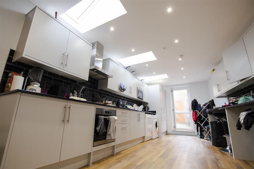 88, Hubert Road - Image 11
