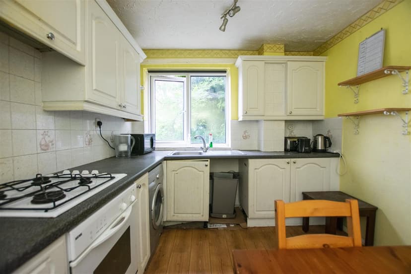 25, Hubert Croft - Image 11