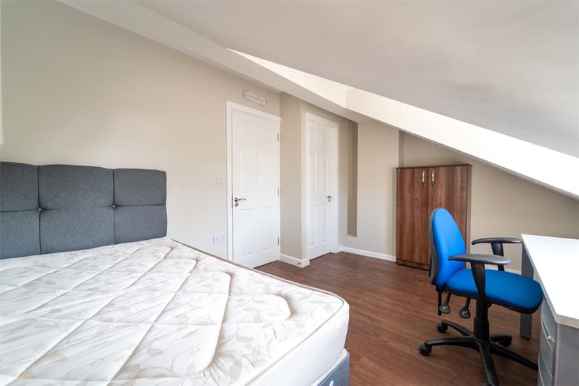 6, Luton Road - Image 25