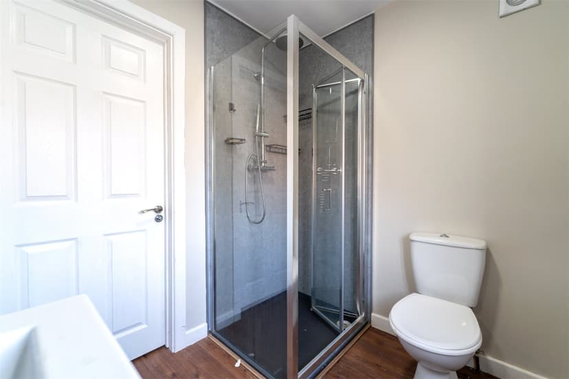 6, Luton Road - Image 23