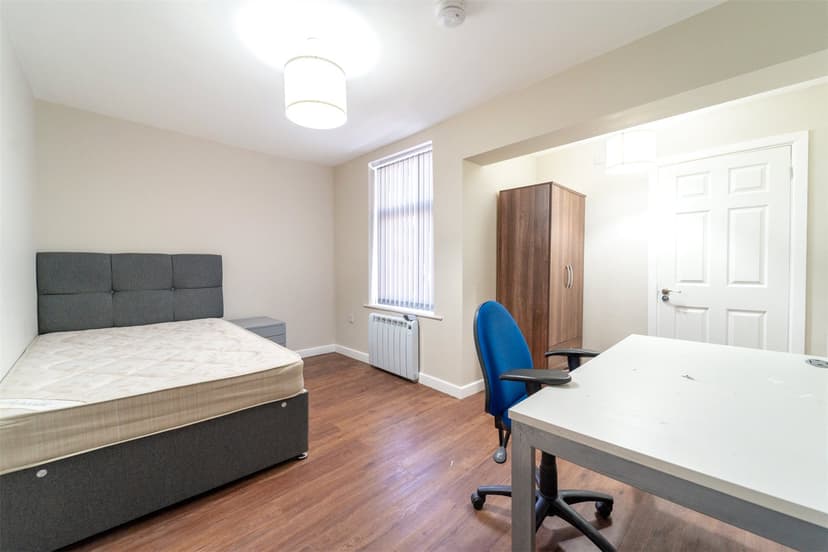 6, Luton Road - Image 22