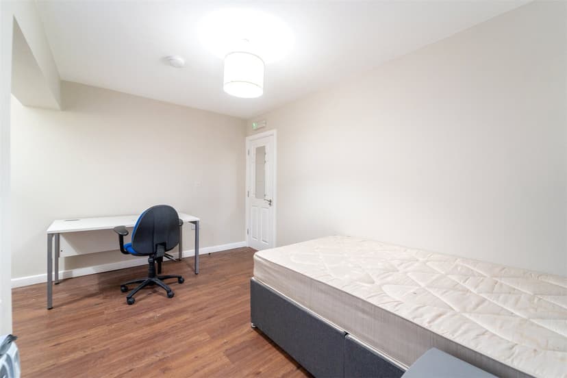 6, Luton Road - Image 21