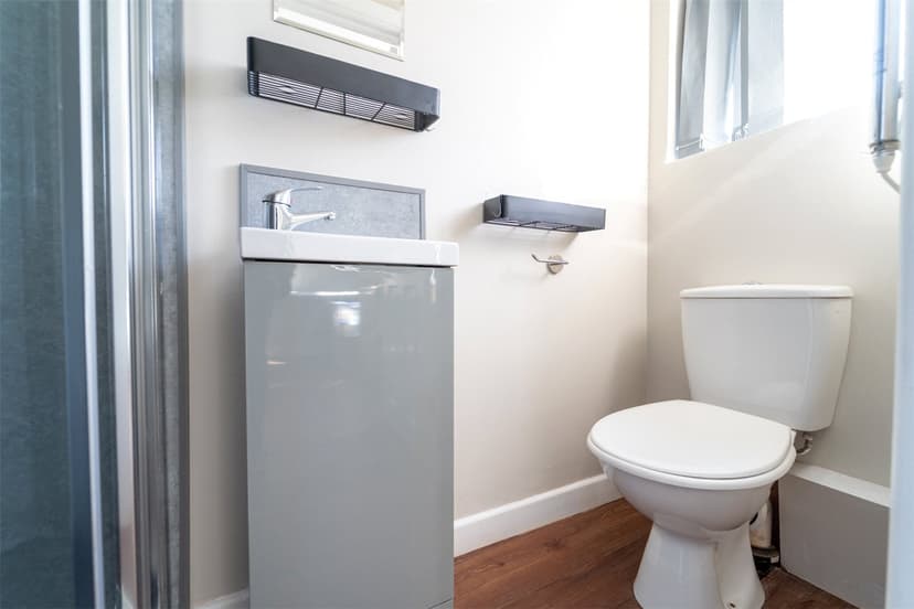 6, Luton Road - Image 20